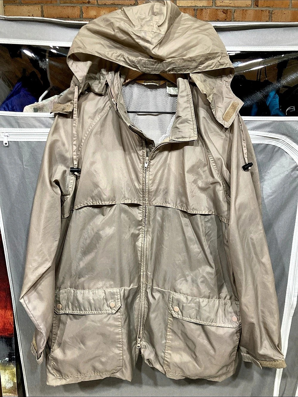 VINTAGE L.L.BEAN Nylon Packable Jacket Removable Hood Beige Tan Men’s Medium